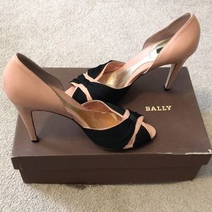 Bally Coral & Black Heels Size 39.5